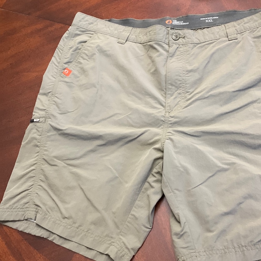 The American Outdoorsman Khaki Green Nylon Cargo Shorts Gorpcore Hiking Fishing
